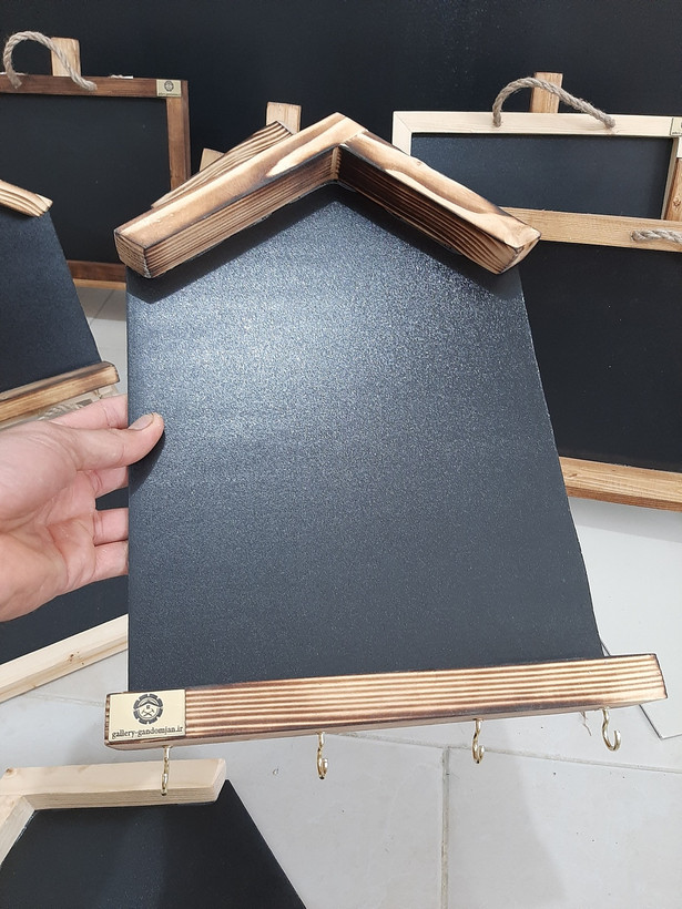 تخته سیاه چوبی طرح کلبه